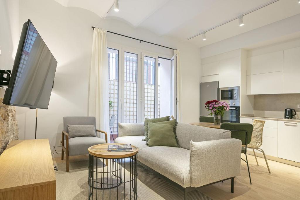 Ola Living Diagonal Apartments - Tap to explore photos