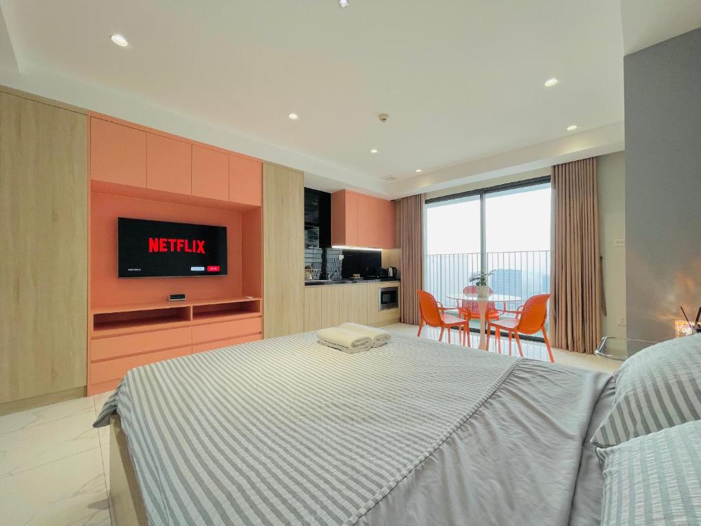 Color Vinhomes Smartcity Apartment