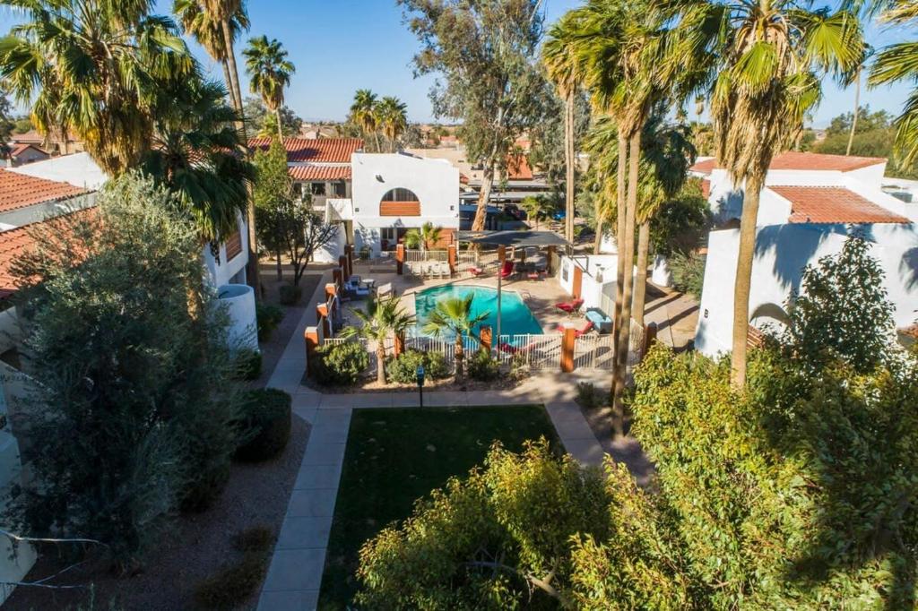 44B CASA GRANDE modern 1bd 1ba condo heated pool image