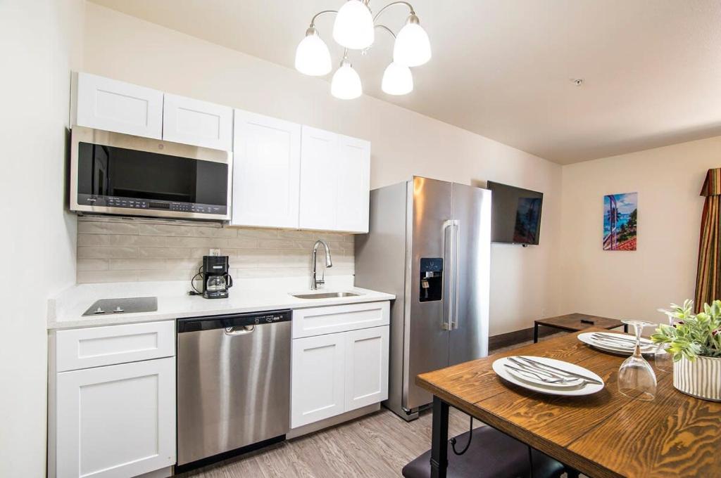 Vistas 116 - Modern luxury amenities sleeps 6 image
