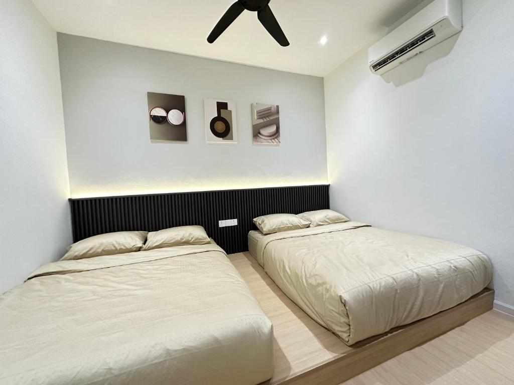Stylish HomeStay Near JonkerWalk - Tap to explore photos