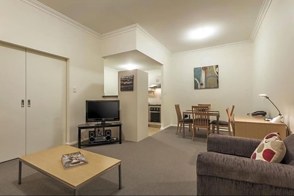 Narnia in Northbridge - One Bedroom - Tap to explore photos