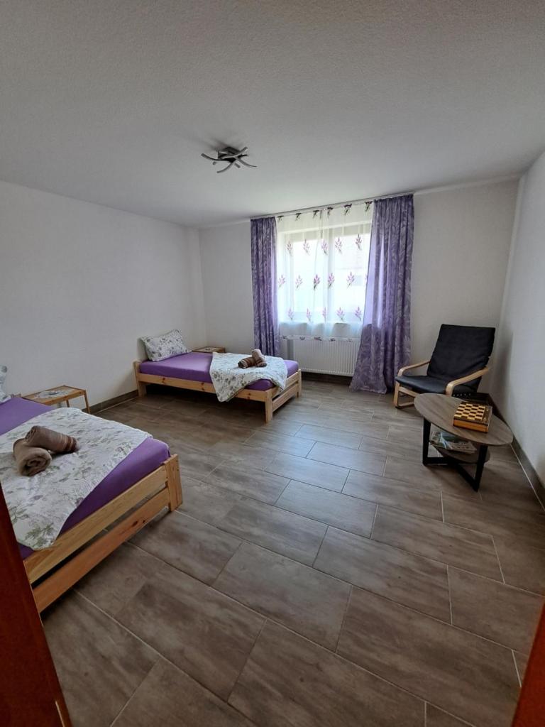 Wohnung mit 2 - 3 Zimmern Room Type - Three-Bedroom Apartment