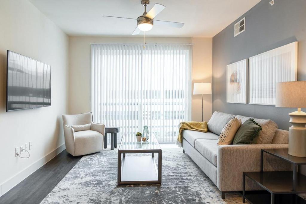 Landing at The Mark at Midtown - 1 Bedroom in Northeast Dallas image