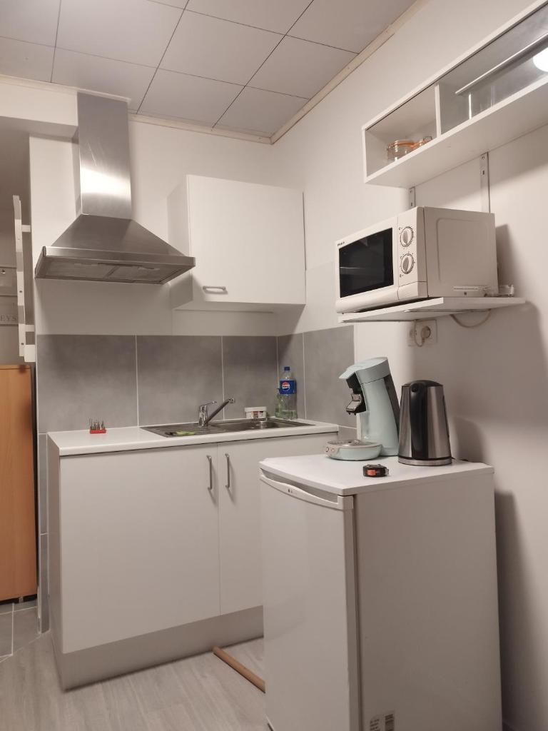 Modern Lux studio photo 3