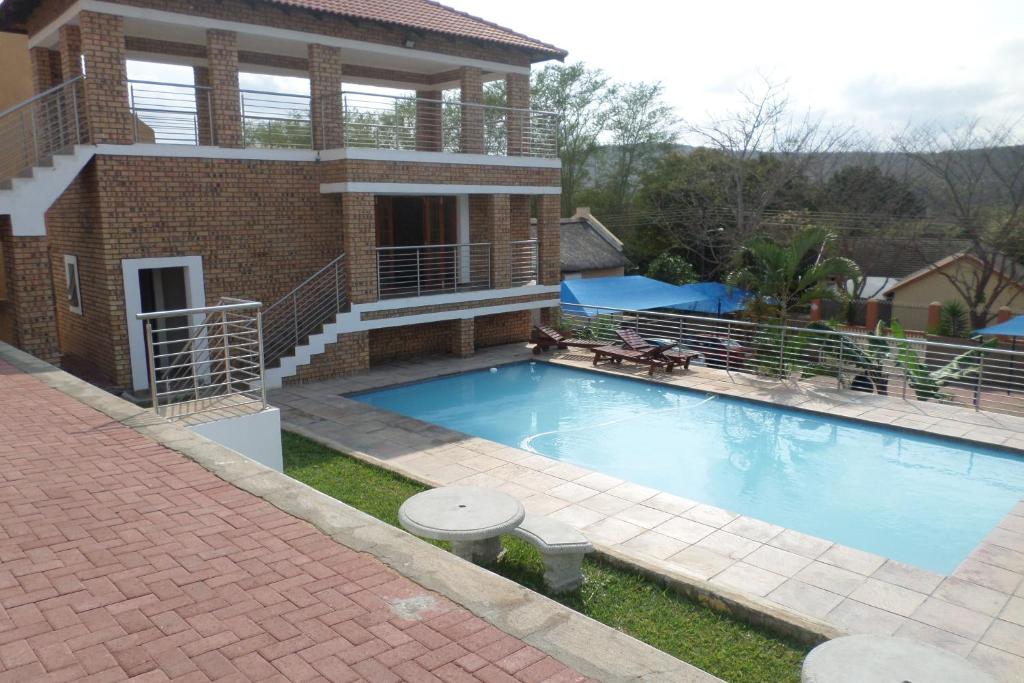 Country Link Guest Lodge