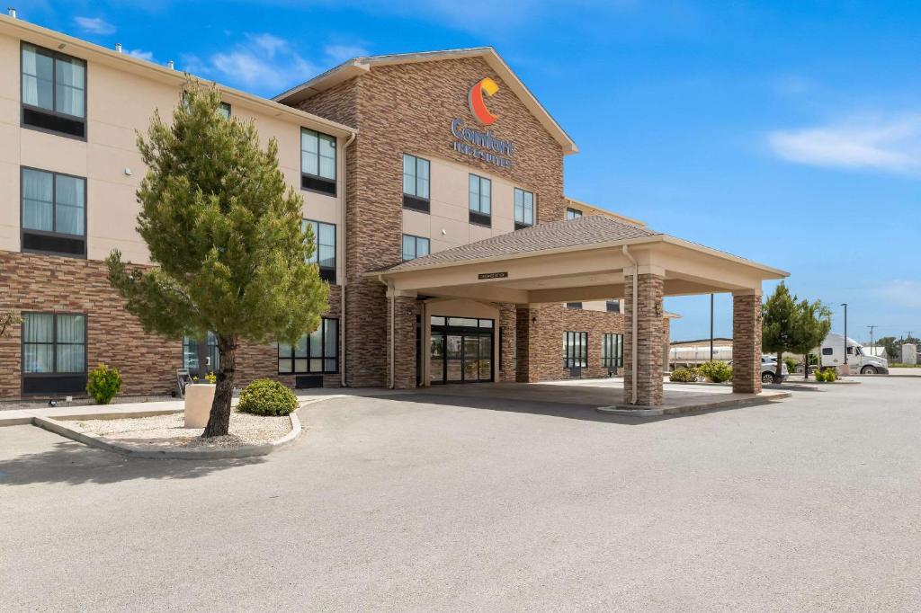 Comfort Inn & Suites image