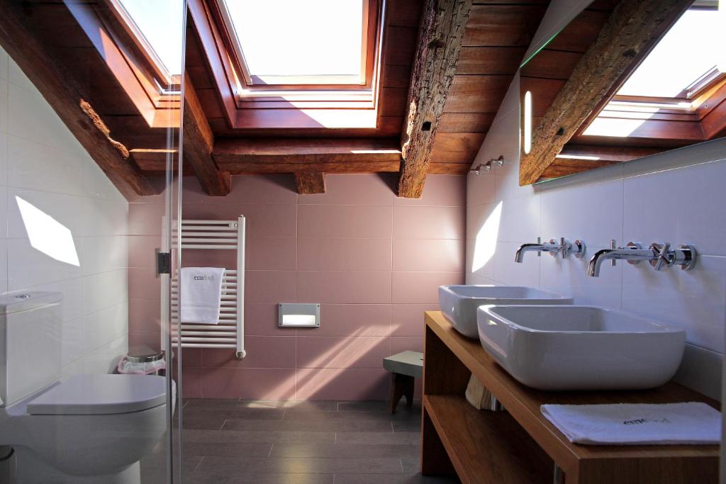 Emebed Posada photo 2
