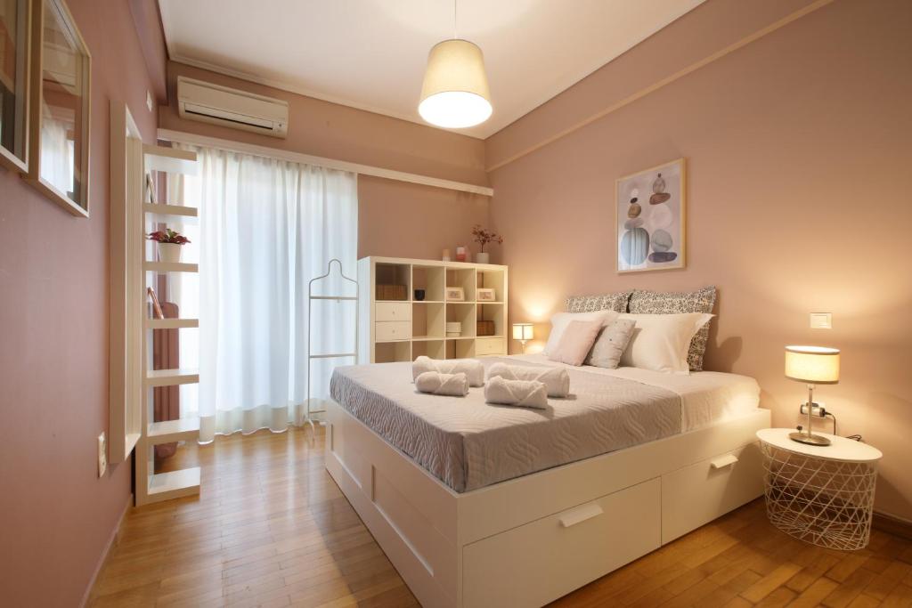 Modern 2BD apartment next to Acropolis, Athens