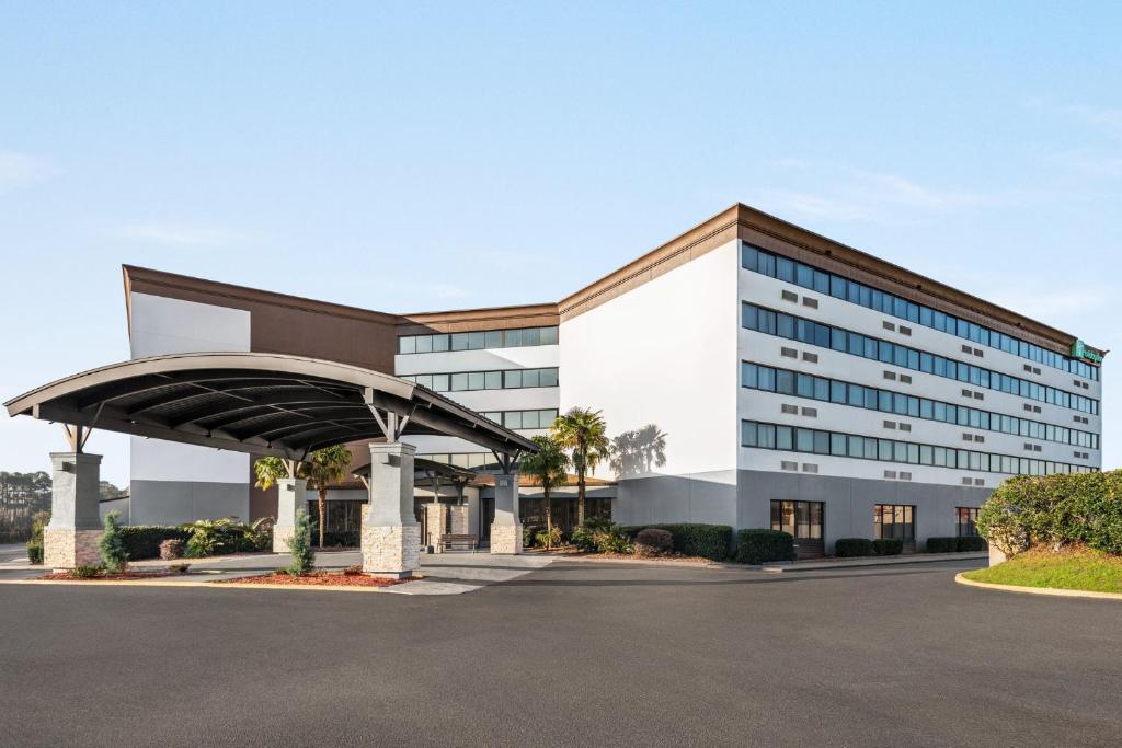 Holiday Inn Mobile West I-10, an IHG Hotel image