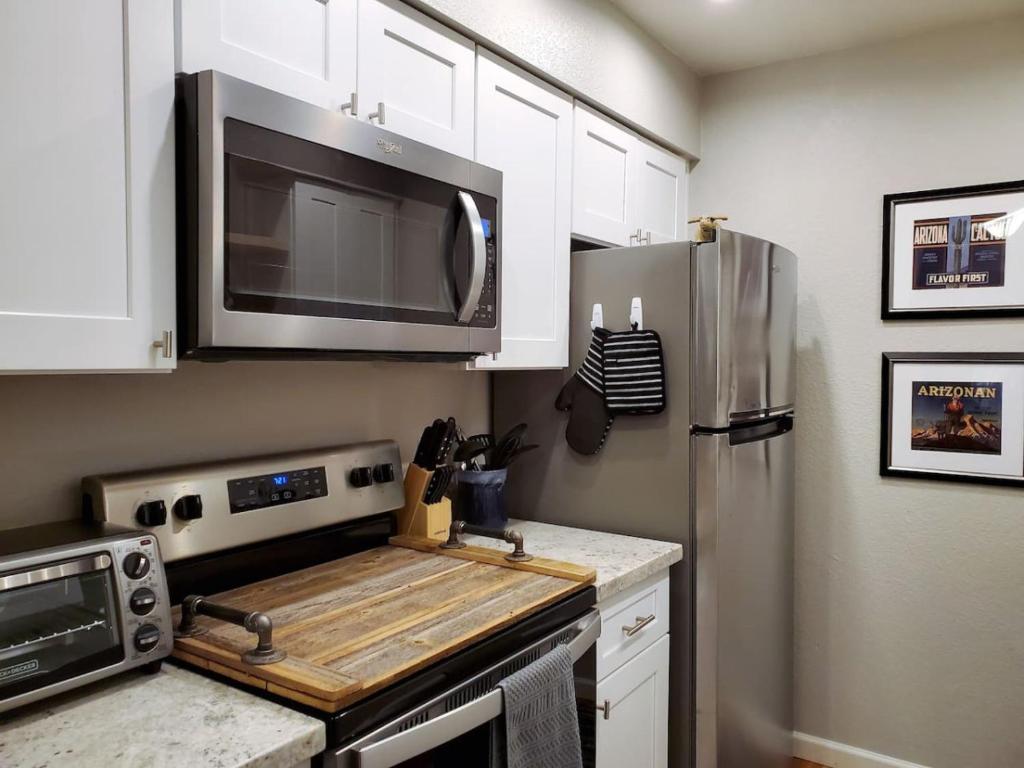 Mesa Apartment - CozyMesaApartment-fullyEquipped-2br-2ba image