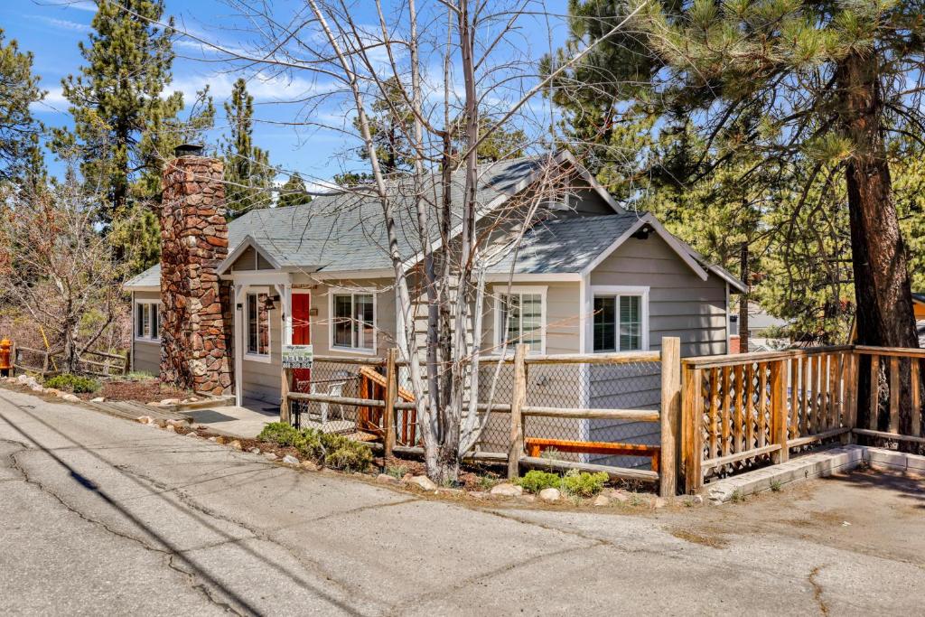 Snuggle Down Cottage #1544 image