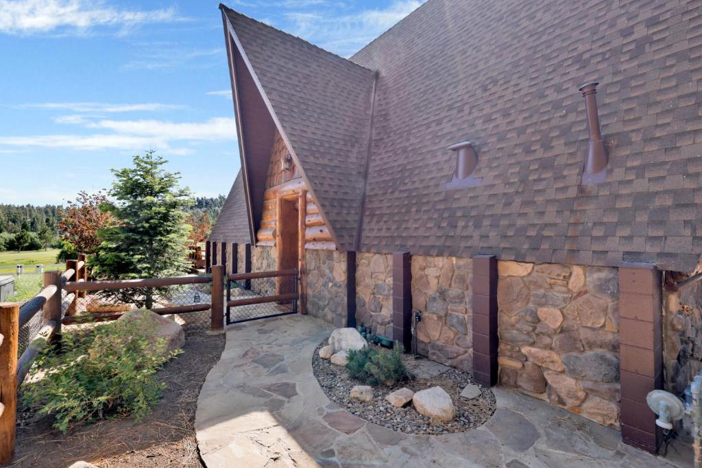 BIG Bear DEN #2152 image