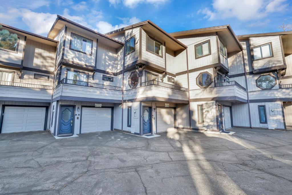 Forest Shores Lake View Condo #2250 image