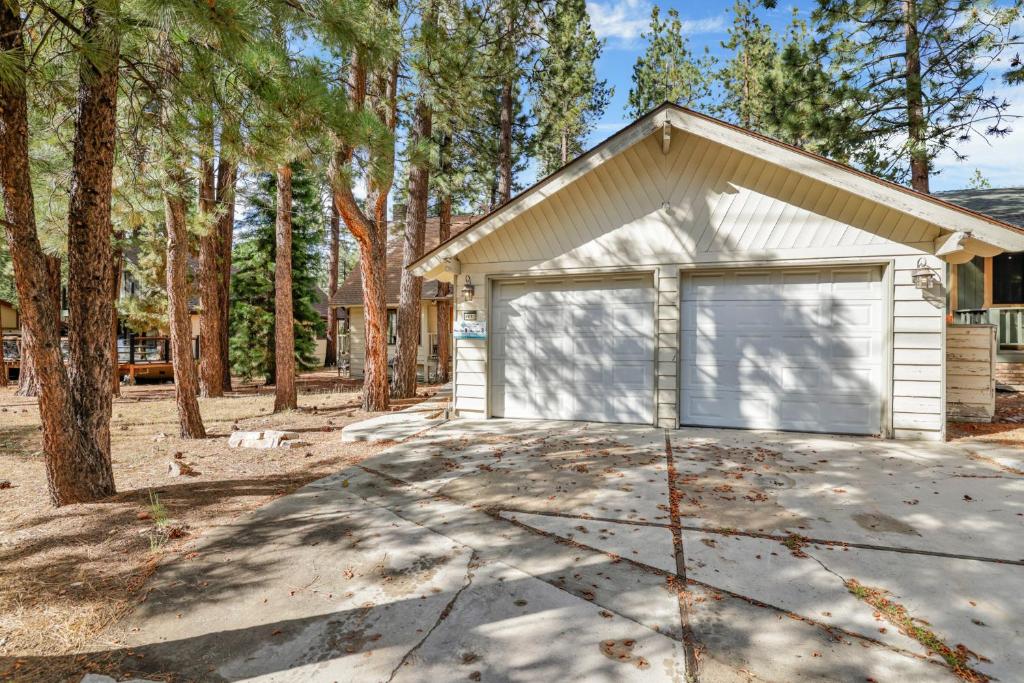 ALL Season Alpine Retreat #1184 image