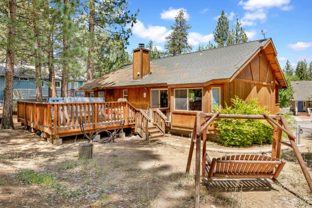 Little Cubs Cabin #1986 image