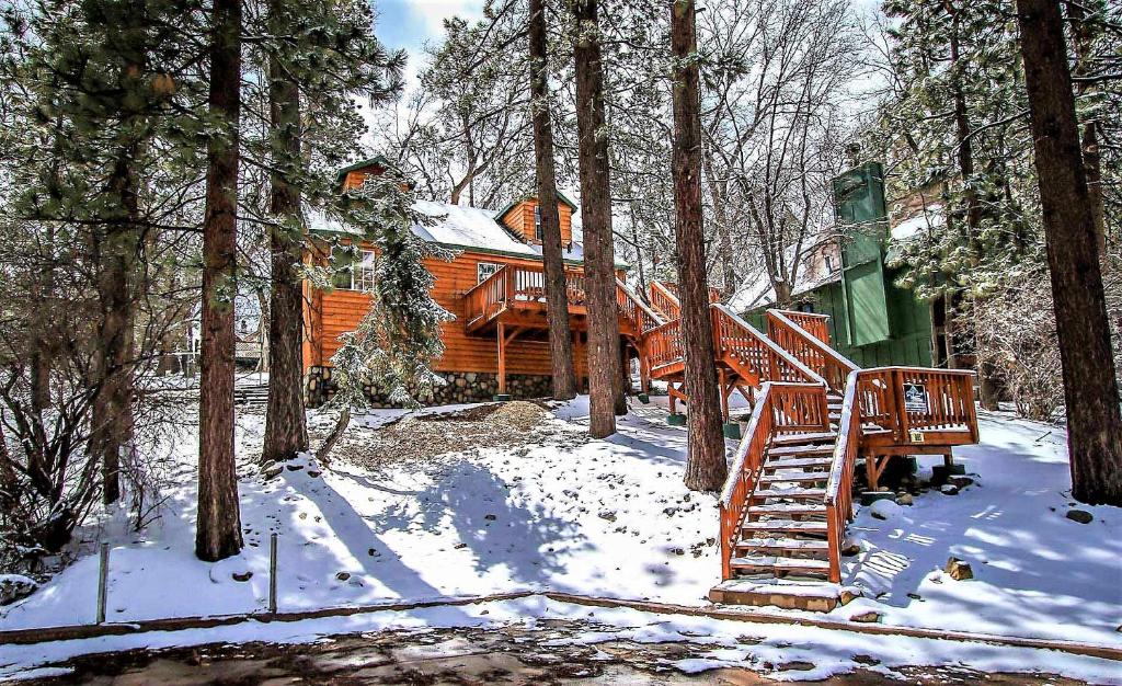 Nine Pines Lodge #537 image