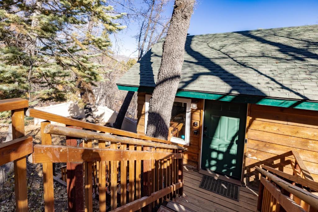 Black OAK Cabin #1977 image
