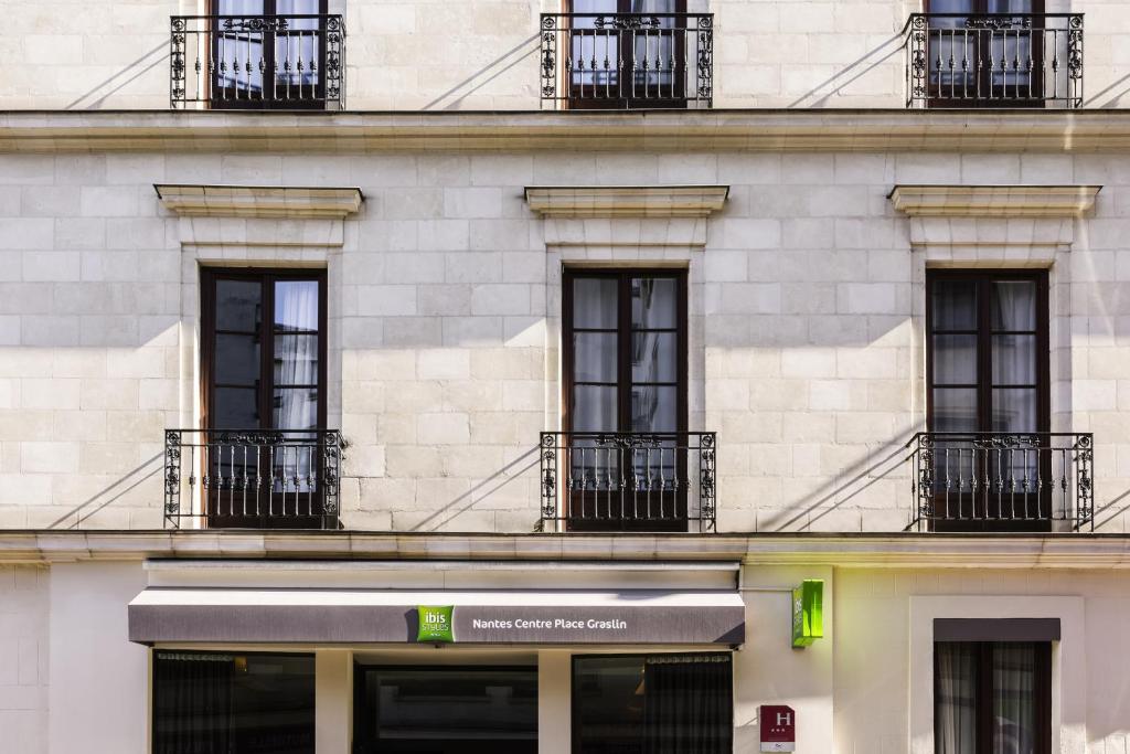 ibis Styles Nantes Centre Place Graslin - Tap to explore photos