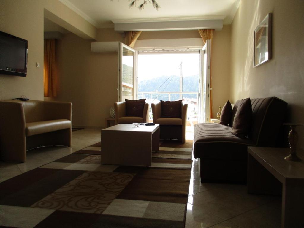 Kyknos De Luxe Suites & Rooms photo 4