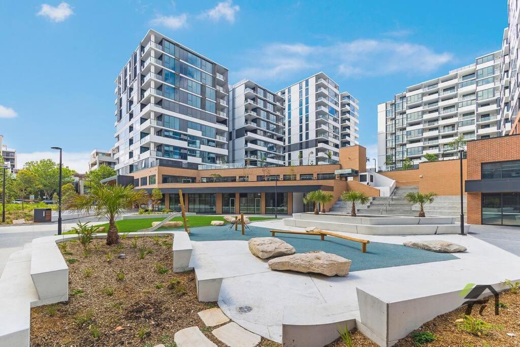Vivid Condo 1B1B in Bankstown photo 4