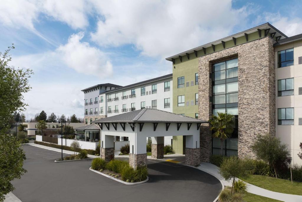 Hotel Centro Sonoma Wine Country, Tapestry Collection Hilton image