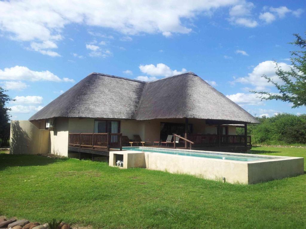 Beautiful Mountain Views From A 2-Bedroom Home With Pool photo 1