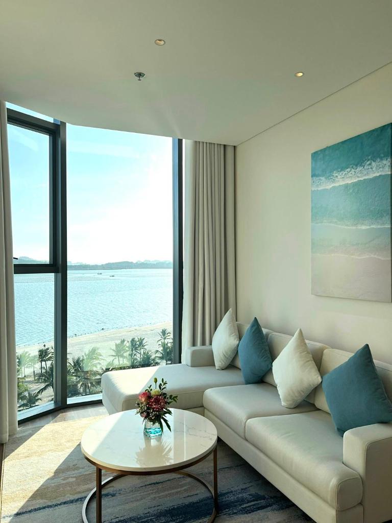 Căn hộ khách sạn 1 phòng ngủ view biển À la Carte Hạ Long