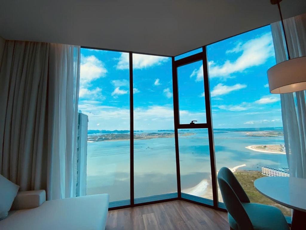 Căn hộ khách sạn 1 phòng ngủ view biển À la Carte Hạ Long