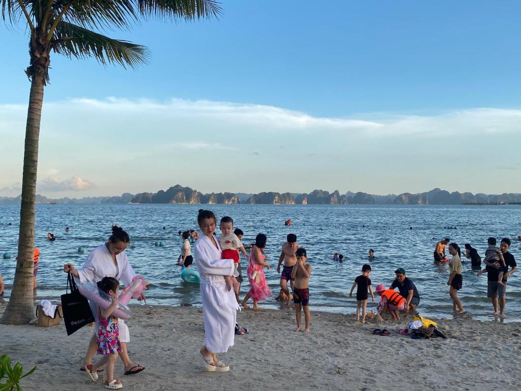 Căn hộ khách sạn 1 phòng ngủ view biển À la Carte Hạ Long