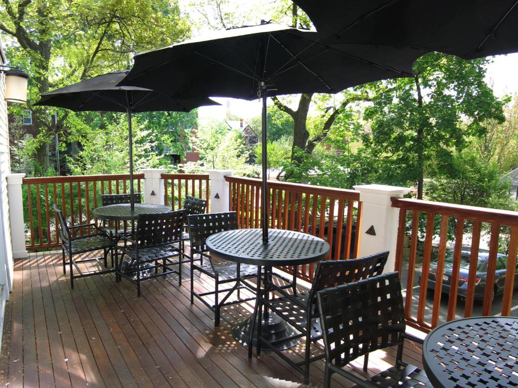 Longwood Inn photo 3