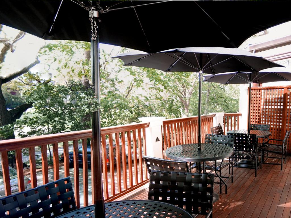Longwood Inn photo 4