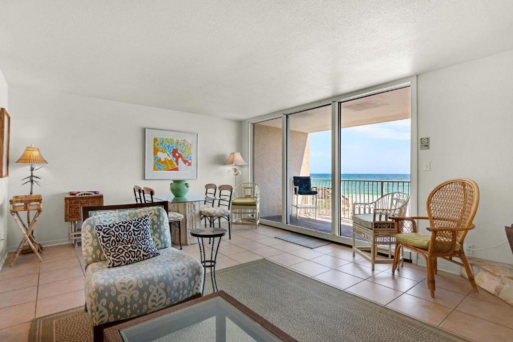 Starboard Village image