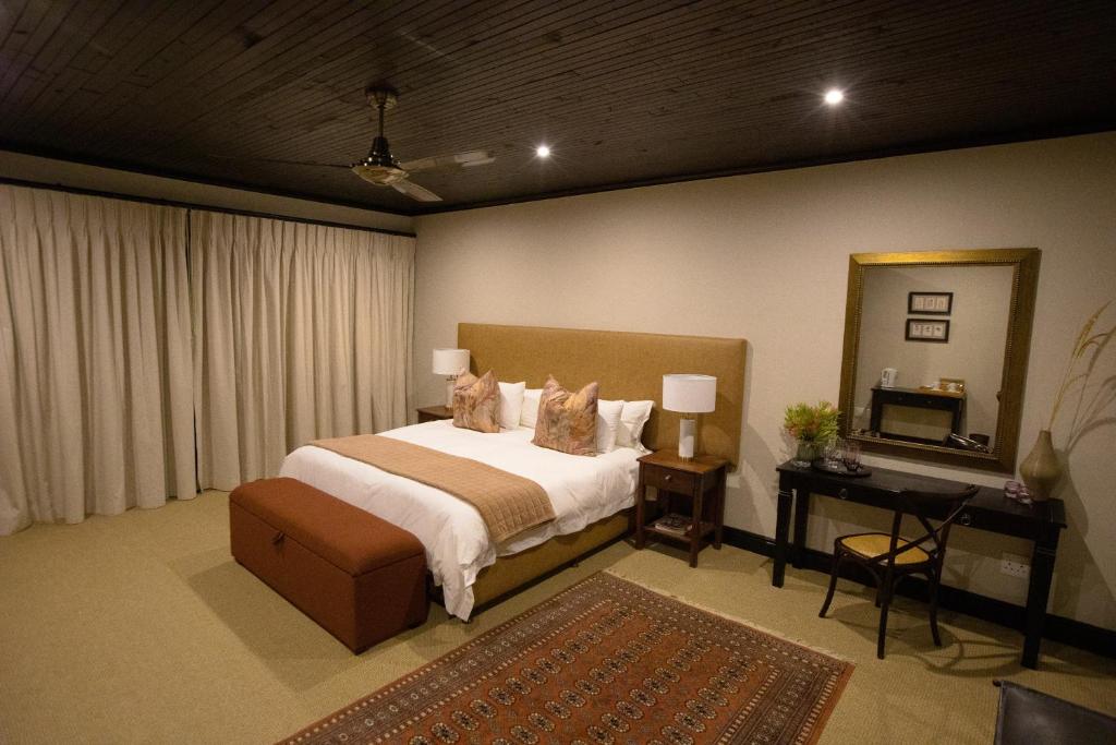 Swartberg Private Game Lodge - Tap to explore photos