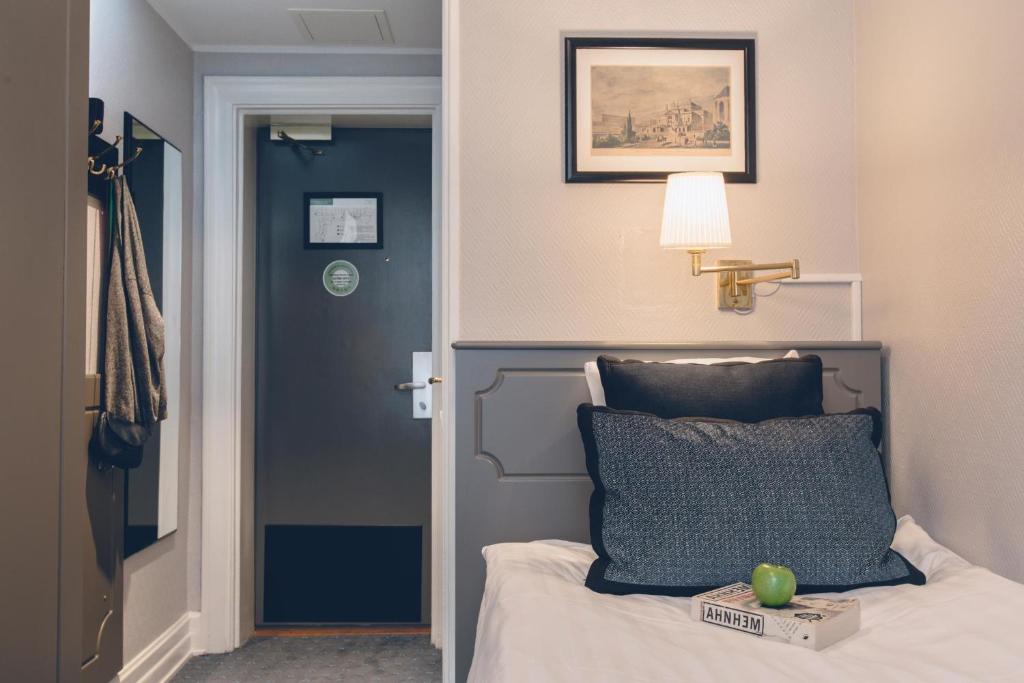 Одноместный (Одноместный номер эконом-класса), Crystal Plaza Hotel