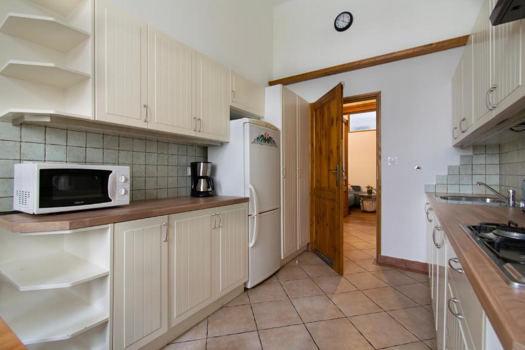 Ground Floor Family Apartment - Tap to explore photos
