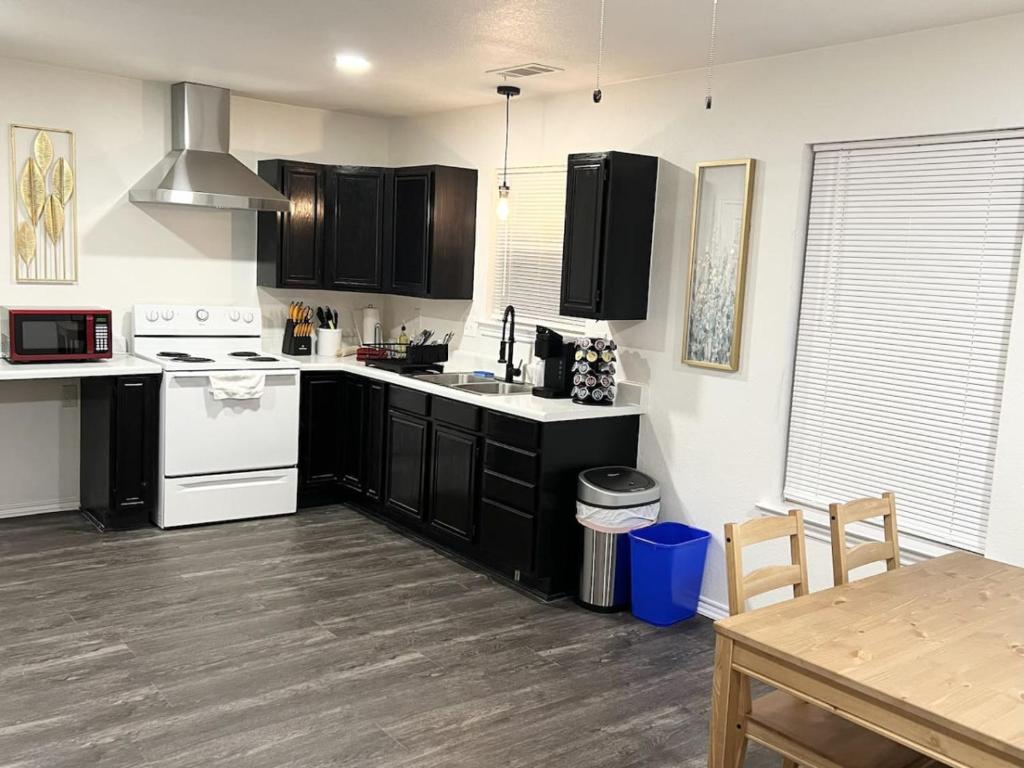 New Remodeled Private Guest Suite in North DFW image