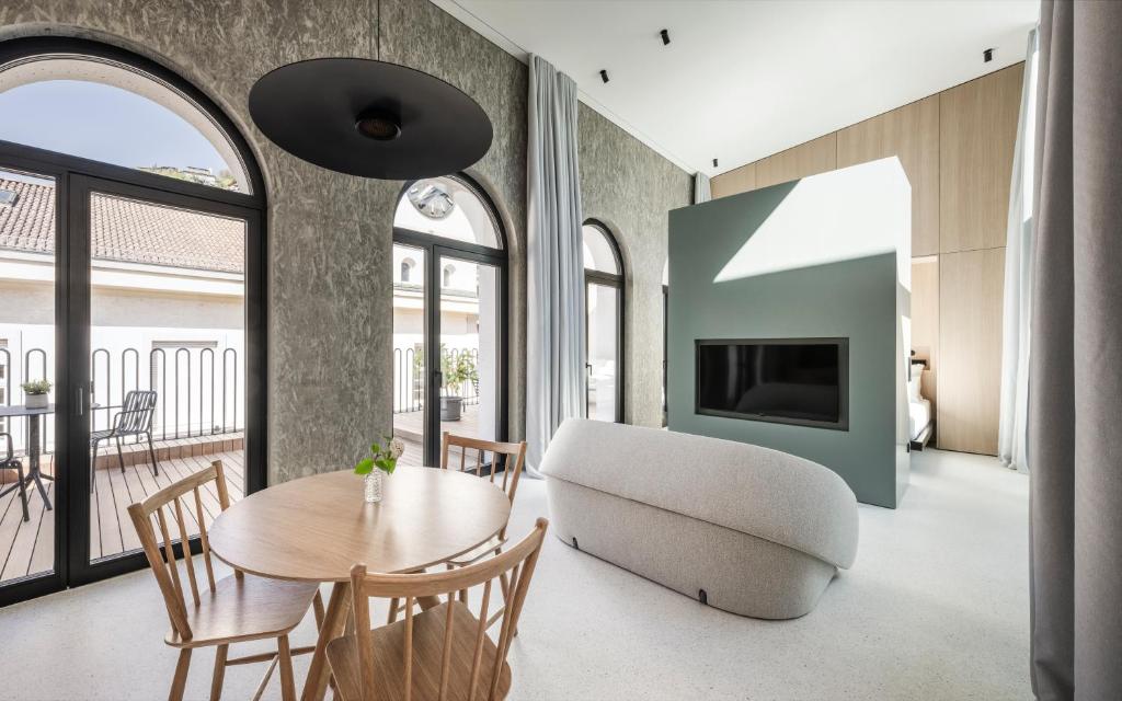 Mynt Merano Rooms - Tap to explore photos