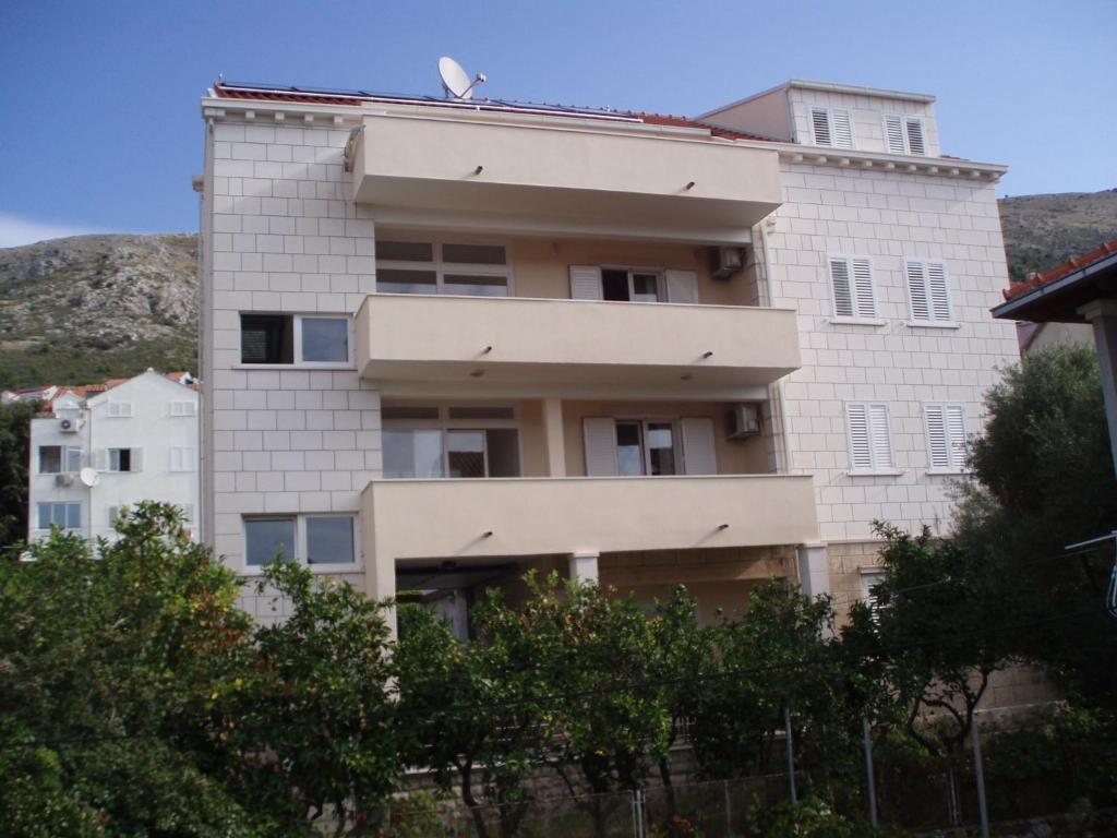 Apartments Laus photo 1