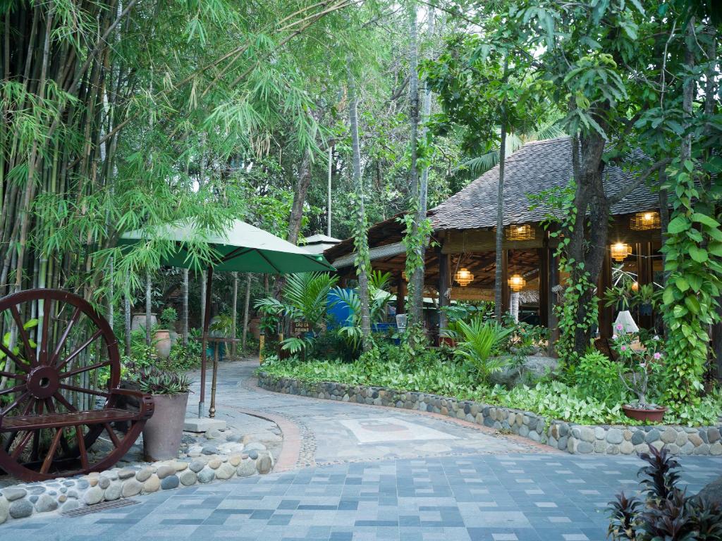 Phuong Nam Resort