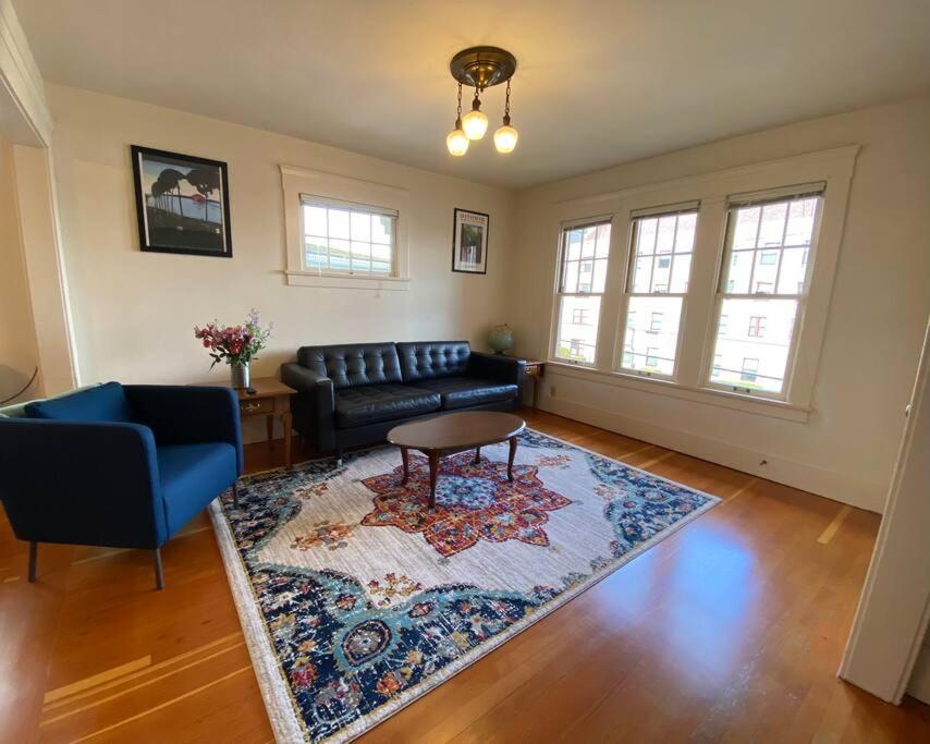 Historic Downtown Riverview Flat, No 3 image