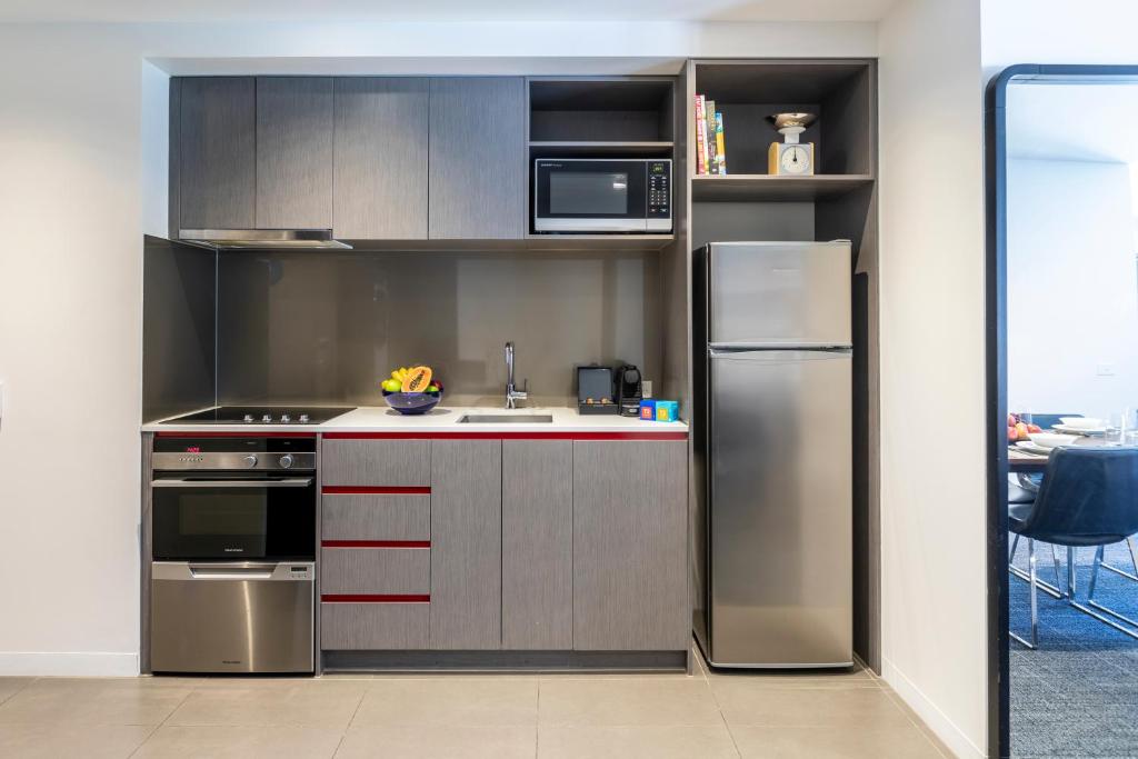 MainStay Suites Abbotsford - Tap to explore photos