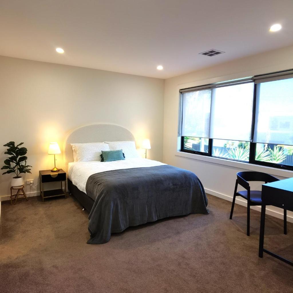 Altona entire 3 bedrooms house photo 1