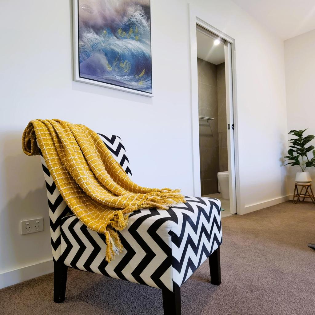 Altona entire 3 bedrooms house photo 2