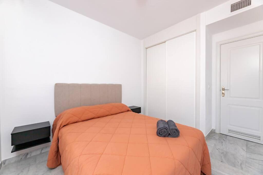Lorcrisur corner PH apt 3 bedroom beach Marbella - Tap to explore photos