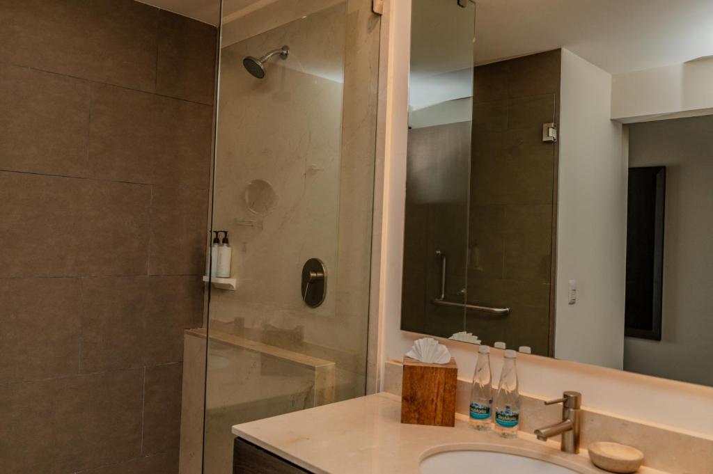 Hampton Inn Celaya Mexico - Tap to explore photos