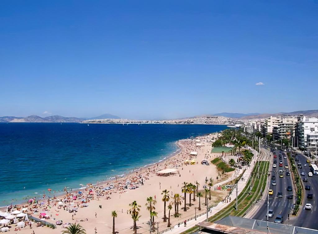 Lux Modern Apt Ανακαινισμένο διαμέρισμα 150m από την πλαζ 'ΈΔΕΜ', Athens