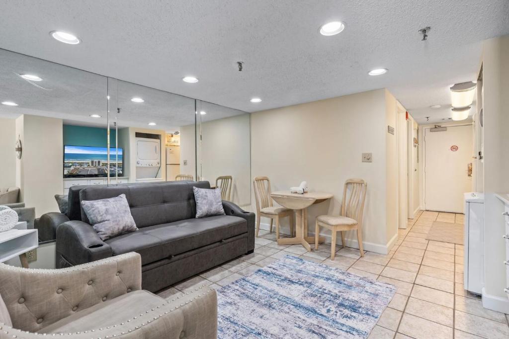 Beautiful 2 Bedroom Apartment in Cherry Grove with Stunning Views Buena Vista 402 image