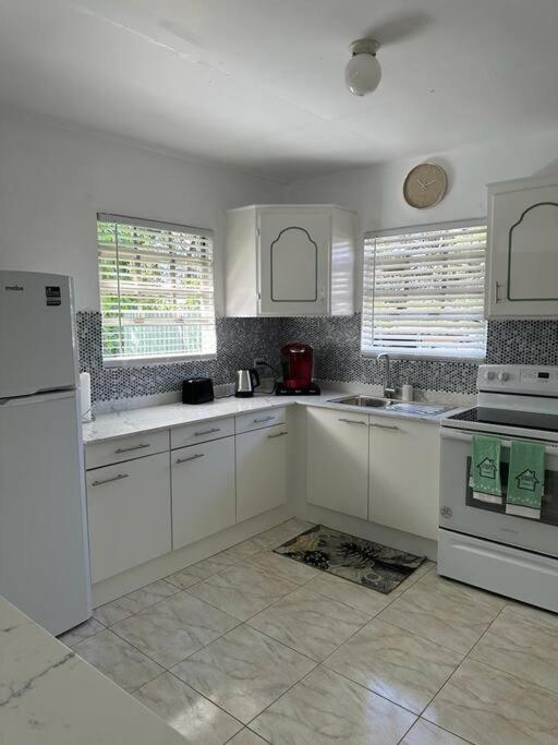 Ottie-Newly Renovated, 5 min from beach photo 4