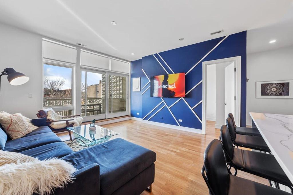 4-Bedroom Luxury Home with Rooftop & Skyline Views image